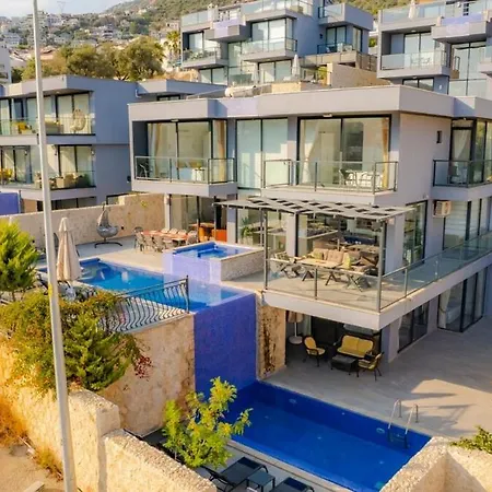 Villa Waterfall 2 *
