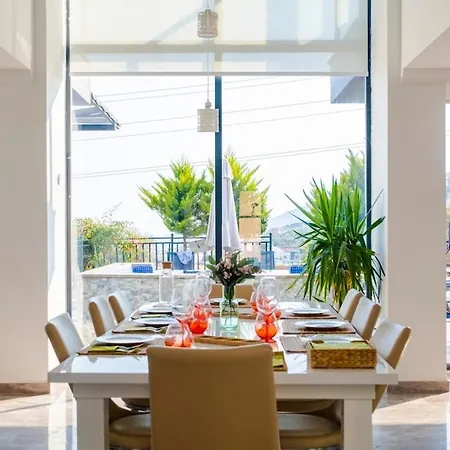 וילה Waterfall 2 *