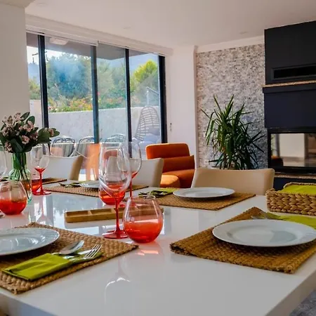 וילה Waterfall 2