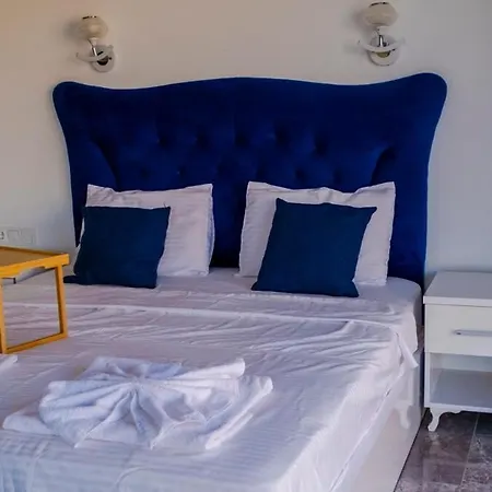 וילה Waterfall 2