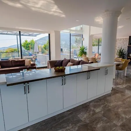 וילה Waterfall 2 *